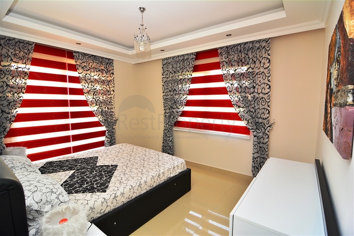 Квартиры в комплексе с бассейном в Махмутларе