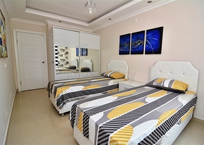 Квартиры в комплексе с бассейном в Махмутларе