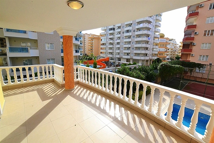 Светлая квартира в комплексе с инфраструктурой