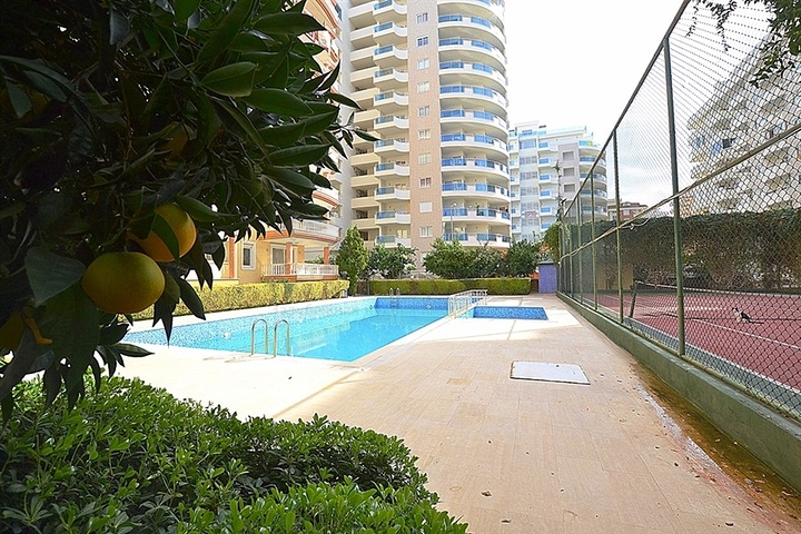 Светлая квартира в комплексе с инфраструктурой