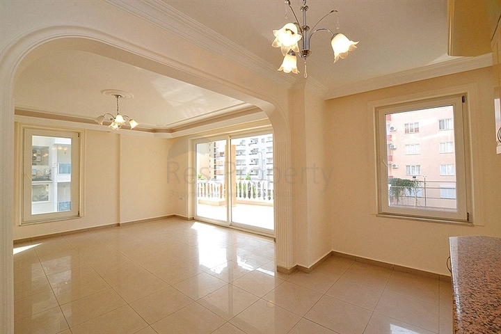 Светлая квартира в комплексе с инфраструктурой