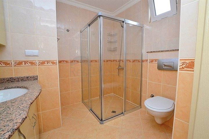 Светлая квартира в комплексе с инфраструктурой