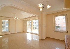 Светлая квартира в комплексе с инфраструктурой