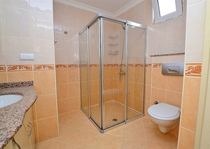 Светлая квартира в комплексе с инфраструктурой