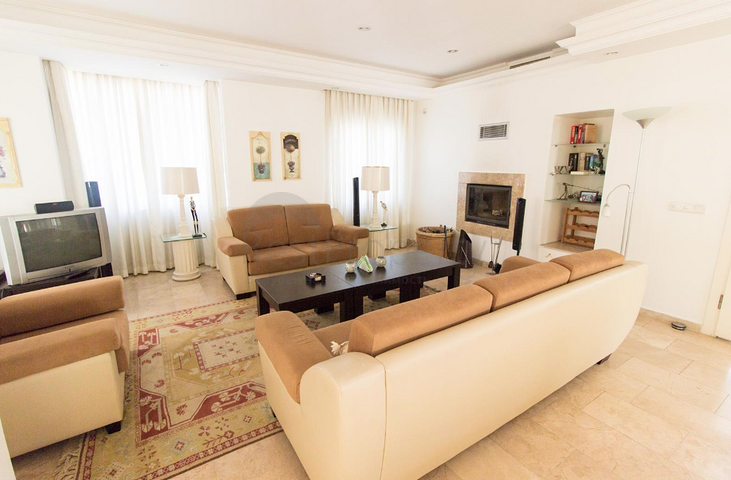 Отдельностоящая меблированная вилла 3+1 в Белеке