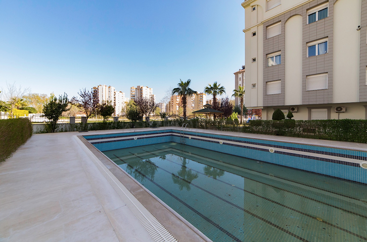 Солидная квартира 2+1 с мебелью в районе Лара-Чаглаян, Анталия