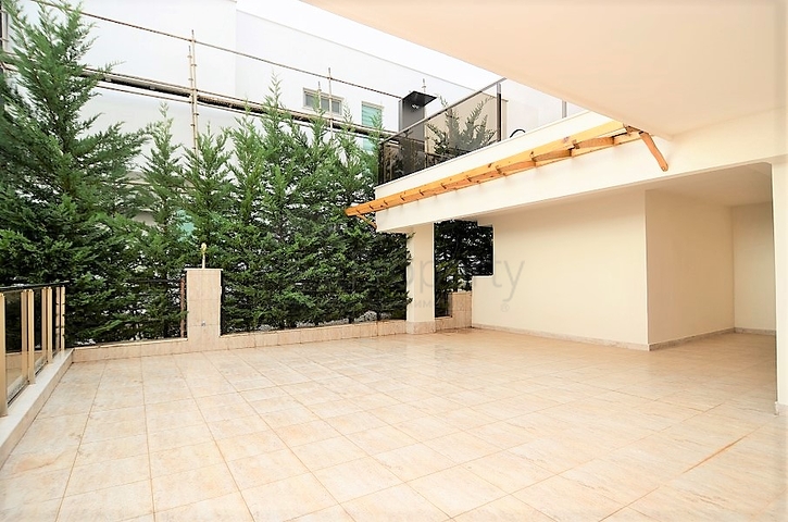 Большая вилла с красивым видом в Каргыджаке