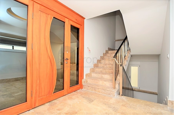 Большая вилла с красивым видом в Каргыджаке