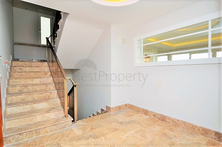 Большая вилла с красивым видом в Каргыджаке