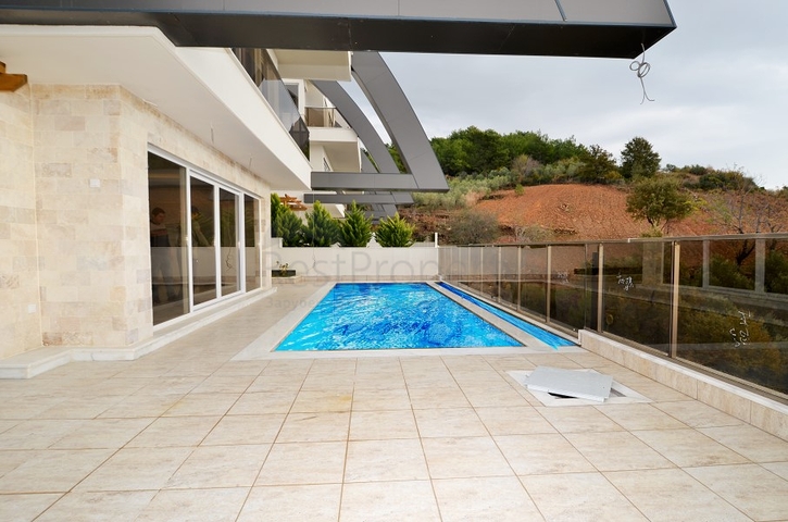 Большая вилла с красивым видом в Каргыджаке