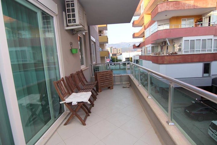 Трехкомнатная квартира в центре Оба