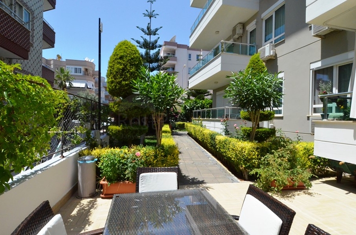 Трехкомнатная квартира в центре Оба