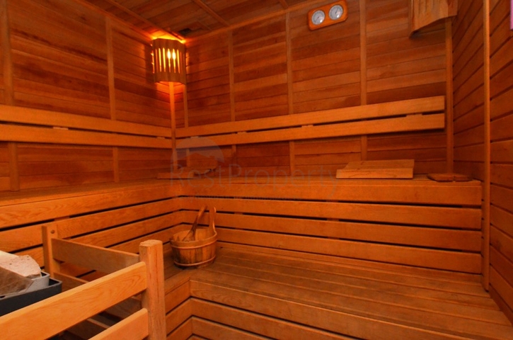 Трехкомнатная квартира в центре Оба