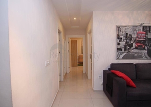 Трехкомнатная квартира в центре Оба