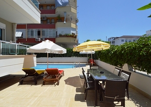 Трехкомнатная квартира в центре Оба