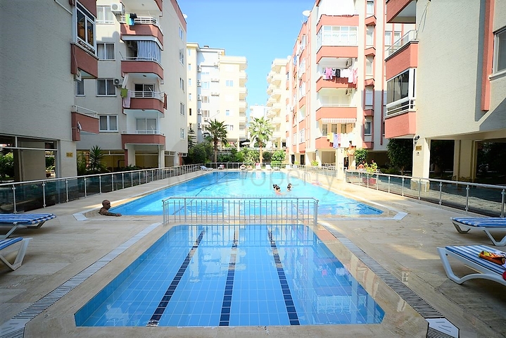 Меблированные апартаменты 1+1 в районе Махмутлар