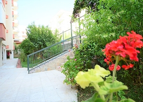 Меблированные апартаменты 1+1 в районе Махмутлар