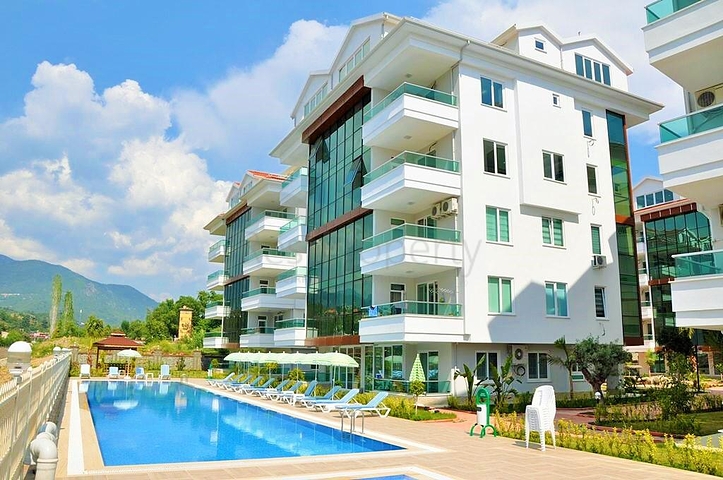 Апартаменты 1+1 в комплексе на берегу реки