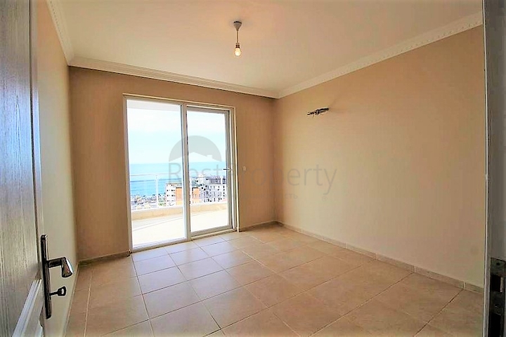 Трехкомнатные апартаменты в районе Махмутлар