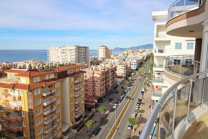 Трехкомнатные апартаменты в районе Махмутлар