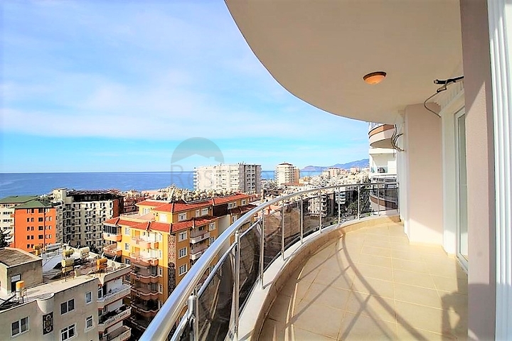 Трехкомнатные апартаменты в районе Махмутлар