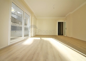 Трёхкомнатные апартаменты с отдельной кухней