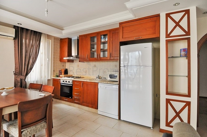 Меблированные апартаменты в комплексе у самого моря