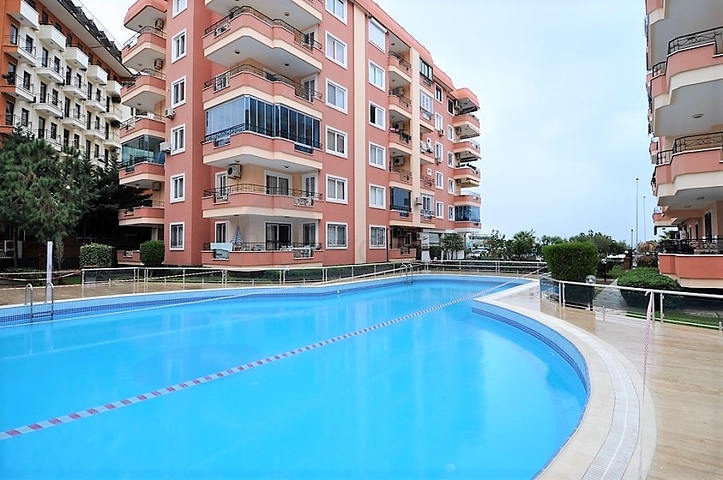 Меблированные апартаменты в комплексе у самого моря