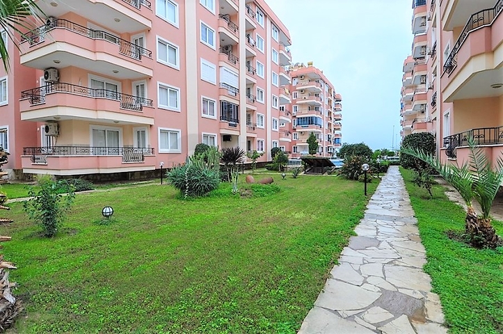 Меблированные апартаменты в комплексе у самого моря