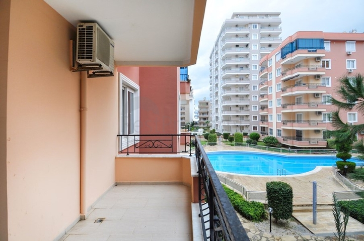 Меблированные апартаменты в комплексе у самого моря