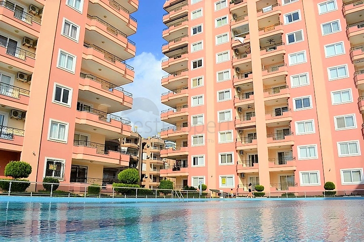 Меблированные апартаменты в комплексе у самого моря