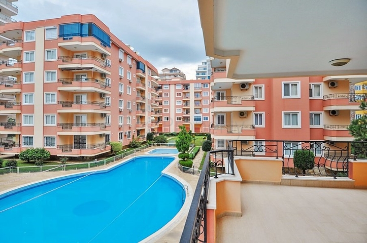 Меблированные апартаменты в комплексе у самого моря