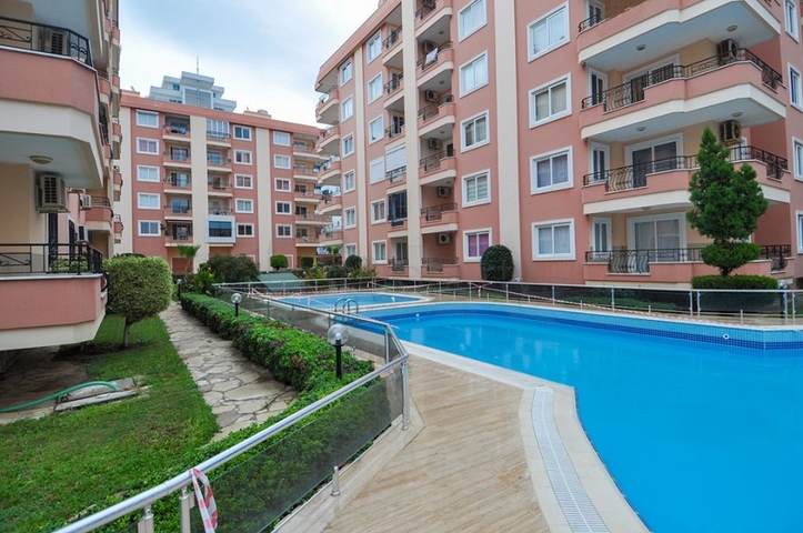 Меблированные апартаменты в комплексе у самого моря