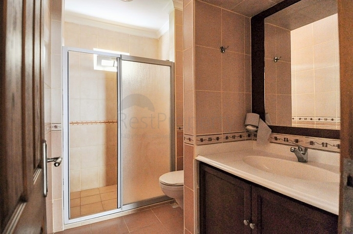 Меблированные апартаменты в комплексе у самого моря