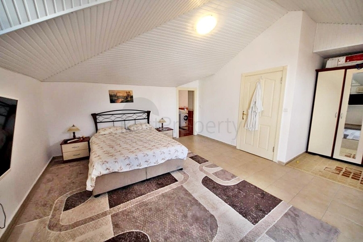 Меблированный пентхаус в Махмутларе