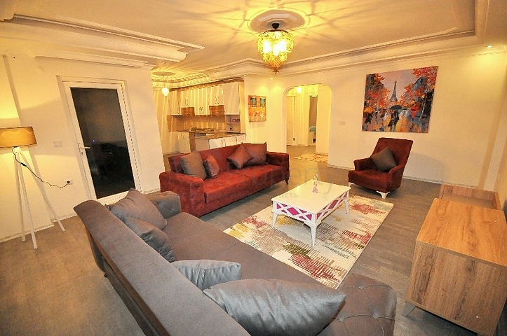 Благоустроенные апартаменты 2+1 в центре Махмутлара