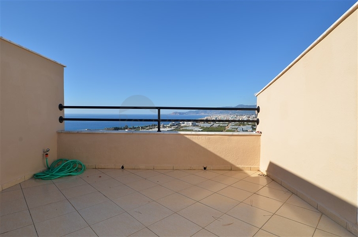 Меблированный дуплекс с видом на море в Каргыджаке