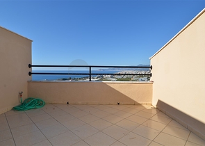 Меблированный дуплекс с видом на море в Каргыджаке