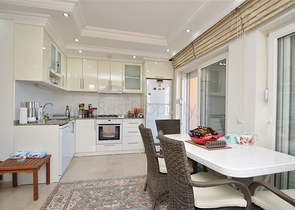 Меблированный дуплекс с видом на море в Каргыджаке