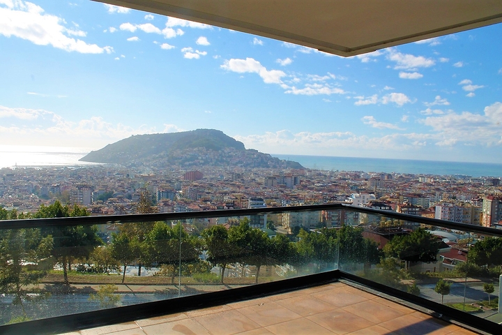 Апартаменты с завораживающим видом в центре Алании