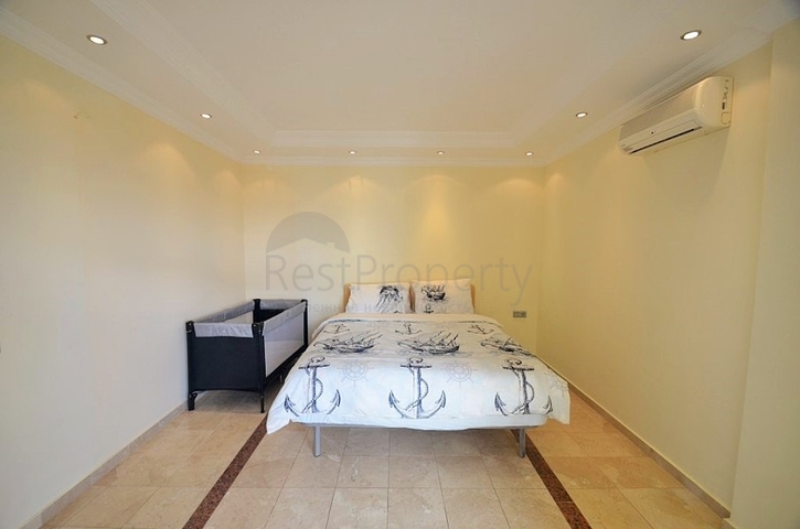 Апартаменты в комплексе на первой линии у моря