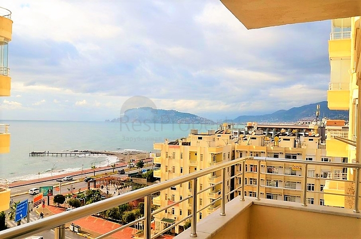 Апартаменты в комплексе на первой линии у моря