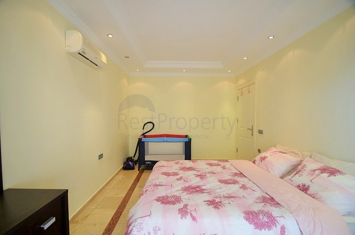 Апартаменты в комплексе на первой линии у моря