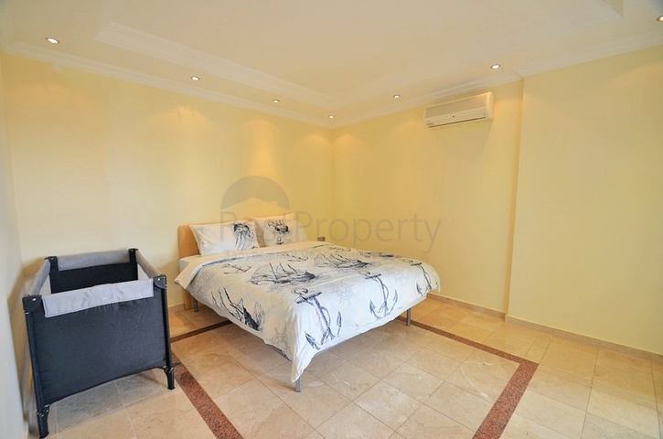 Апартаменты в комплексе на первой линии у моря