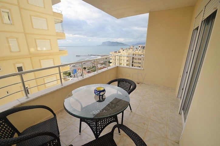 Апартаменты в комплексе на первой линии у моря