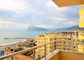 Апартаменты в комплексе на первой линии у моря