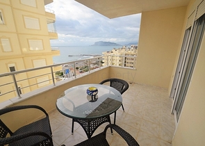 Апартаменты в комплексе на первой линии у моря