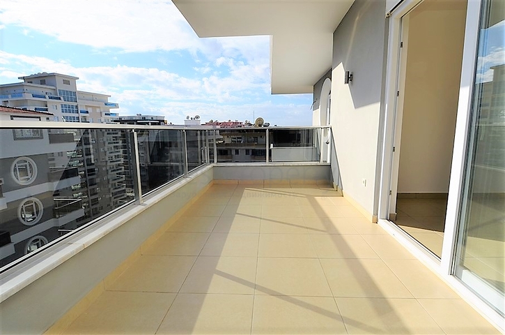 Большой пентхаус в районе Махмутлар