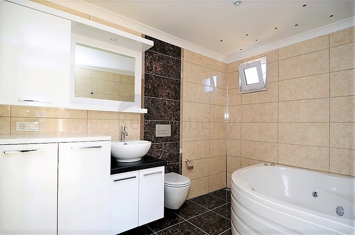 Большой пентхаус в районе Махмутлар