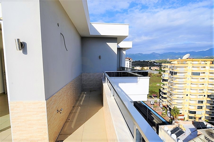 Большой пентхаус в районе Махмутлар